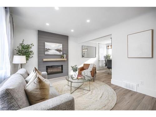 393 Weber Street E, Kitchener, ON - Indoor Photo Showing Living Room With Fireplace