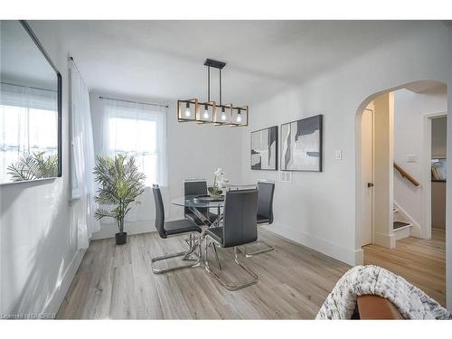 393 Weber Street E, Kitchener, ON - Indoor Photo Showing Dining Room