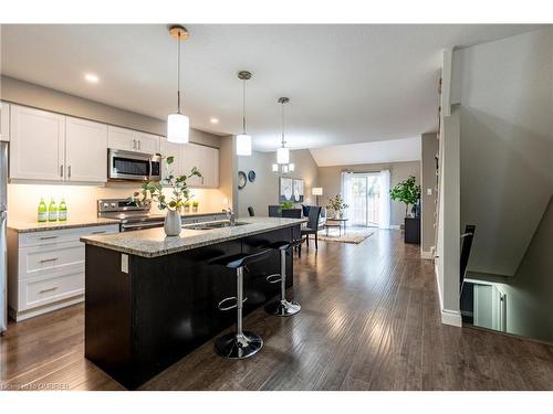 10-35 Chatfield Street, Ingersoll, ON - Indoor Photo Showing Kitchen With Upgraded Kitchen