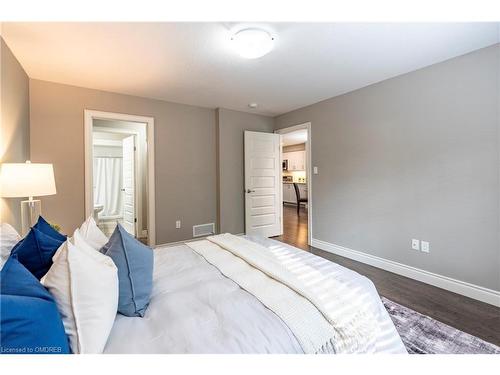 10-35 Chatfield Street, Ingersoll, ON - Indoor Photo Showing Bedroom