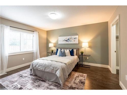 10-35 Chatfield Street, Ingersoll, ON - Indoor Photo Showing Bedroom