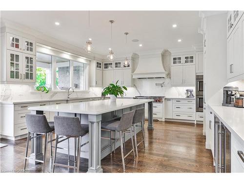 2361 Hixon Street, Oakville, ON - Indoor Photo Showing Kitchen With Upgraded Kitchen