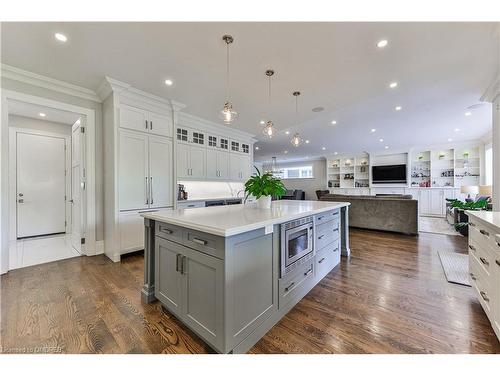 2361 Hixon Street, Oakville, ON - Indoor Photo Showing Kitchen With Upgraded Kitchen