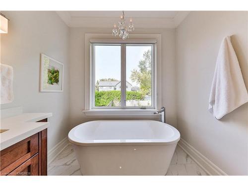 2361 Hixon Street, Oakville, ON - Indoor Photo Showing Bathroom