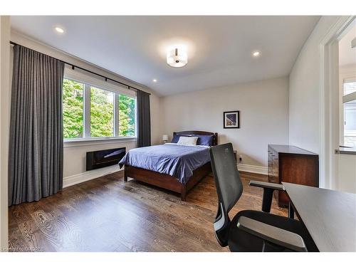 2361 Hixon Street, Oakville, ON - Indoor Photo Showing Bedroom