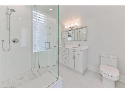 2361 Hixon Street, Oakville, ON - Indoor Photo Showing Bathroom