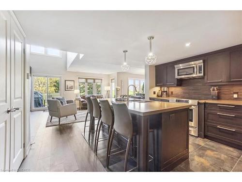 218-120 Fairway Court, The Blue Mountains, ON - Indoor Photo Showing Kitchen With Upgraded Kitchen