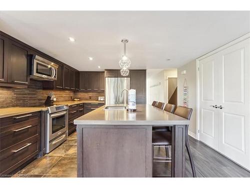 218-120 Fairway Court, The Blue Mountains, ON - Indoor Photo Showing Kitchen With Upgraded Kitchen