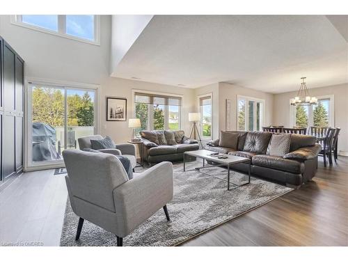 218-120 Fairway Court, The Blue Mountains, ON - Indoor Photo Showing Living Room