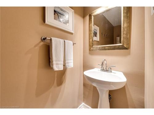 5100 Sunray Drive, Mississauga, ON - Indoor Photo Showing Bathroom