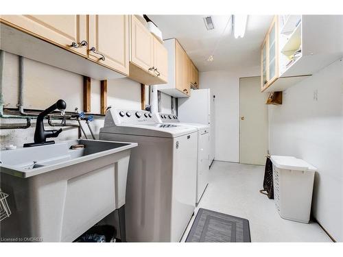 5100 Sunray Drive, Mississauga, ON - Indoor Photo Showing Laundry Room