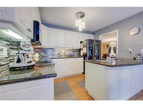 32 Triller Avenue, Cambridge, ON - Indoor Photo Showing Kitchen