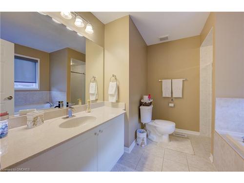 32 Triller Avenue, Cambridge, ON - Indoor Photo Showing Bathroom