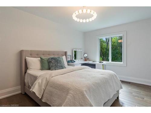 1294 Gatehouse Drive, Mississauga, ON - Indoor Photo Showing Bedroom