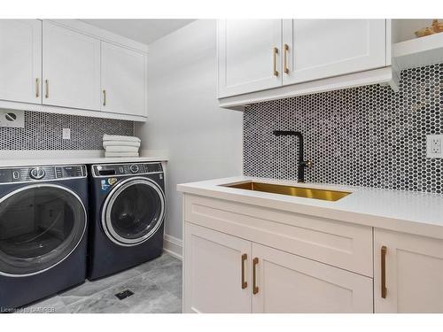 1294 Gatehouse Drive, Mississauga, ON - Indoor Photo Showing Laundry Room