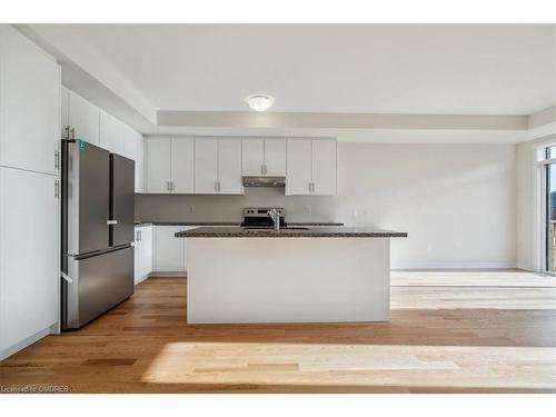 1396 National Common, Burlington, ON - Indoor Photo Showing Kitchen With Stainless Steel Kitchen With Double Sink