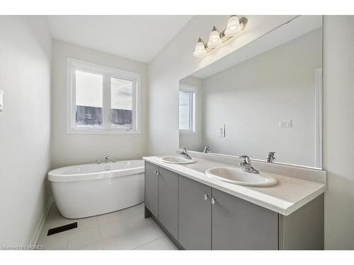 1396 National Common, Burlington, ON - Indoor Photo Showing Bathroom