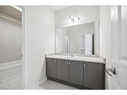 1396 National Common, Burlington, ON - Indoor Photo Showing Bathroom