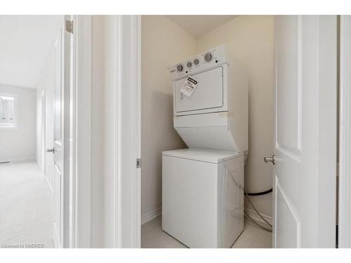 1396 National Common, Burlington, ON - Indoor Photo Showing Laundry Room