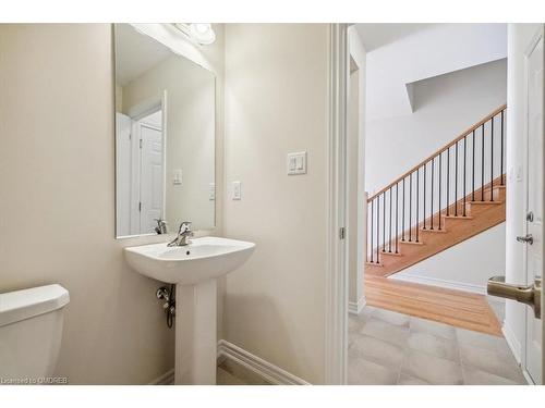 1396 National Common, Burlington, ON - Indoor Photo Showing Bathroom