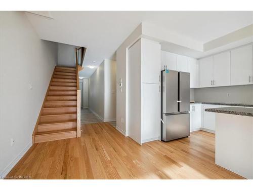 1396 National Common, Burlington, ON - Indoor Photo Showing Kitchen