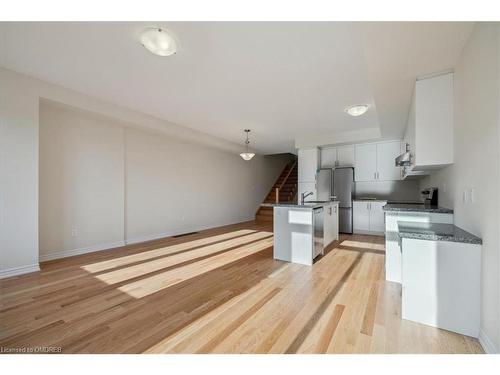 1396 National Common, Burlington, ON - Indoor Photo Showing Kitchen