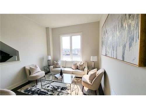 466 Humphrey Street, Waterdown, ON - Indoor Photo Showing Living Room