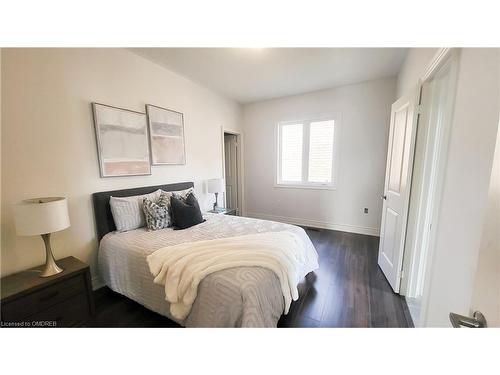 466 Humphrey Street, Waterdown, ON - Indoor Photo Showing Bedroom