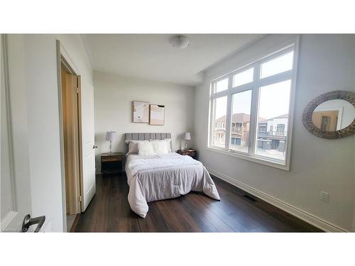 466 Humphrey Street, Waterdown, ON - Indoor Photo Showing Bedroom