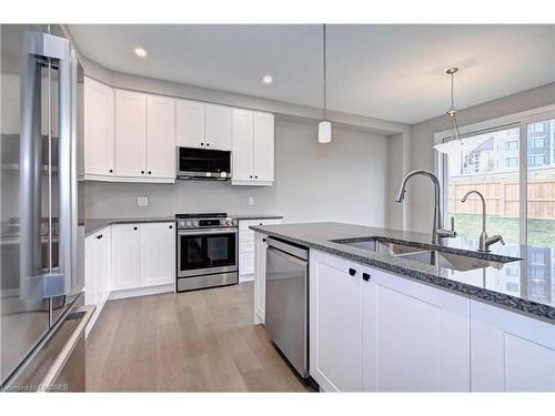 442 Westhaven Street, Waterloo, ON - Indoor Photo Showing Kitchen With Stainless Steel Kitchen With Double Sink With Upgraded Kitchen