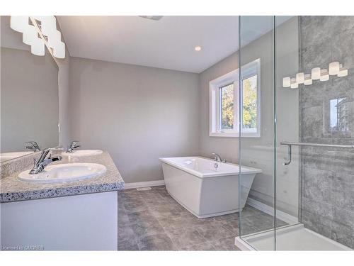 442 Westhaven Street, Waterloo, ON - Indoor Photo Showing Bathroom