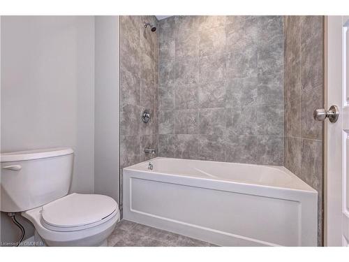 442 Westhaven Street, Waterloo, ON - Indoor Photo Showing Bathroom