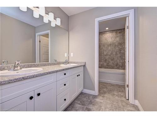 442 Westhaven Street, Waterloo, ON - Indoor Photo Showing Bathroom