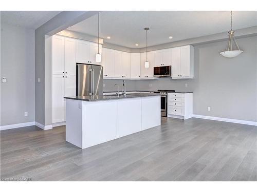 442 Westhaven Street, Waterloo, ON - Indoor Photo Showing Kitchen With Stainless Steel Kitchen With Upgraded Kitchen