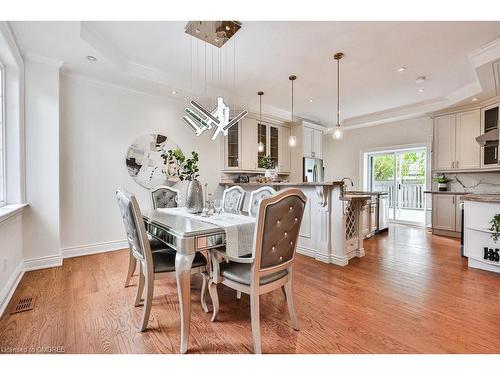 192 Waneta Drive, Oakville, ON - Indoor Photo Showing Dining Room