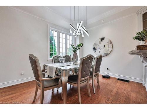 192 Waneta Drive, Oakville, ON - Indoor Photo Showing Dining Room