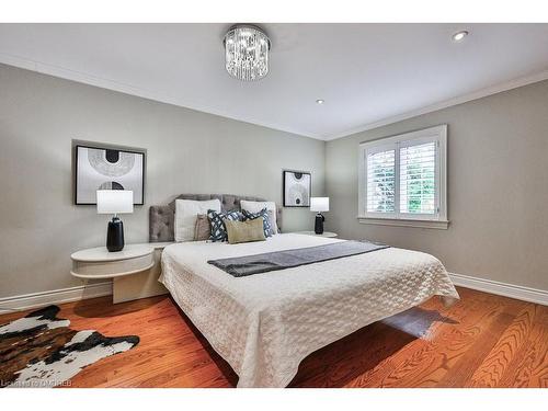 192 Waneta Drive, Oakville, ON - Indoor Photo Showing Bedroom