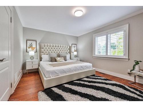 192 Waneta Drive, Oakville, ON - Indoor Photo Showing Bedroom