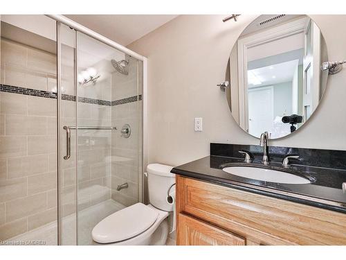 192 Waneta Drive, Oakville, ON - Indoor Photo Showing Bathroom