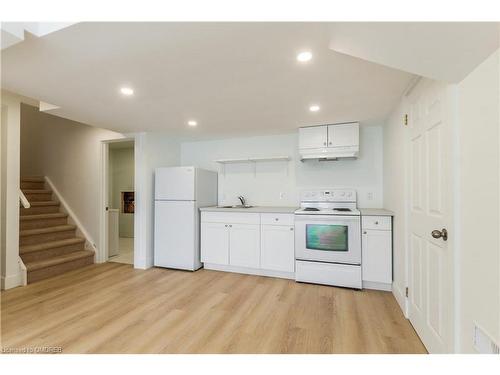 140 Severn Drive, Guelph, ON - Indoor Photo Showing Kitchen