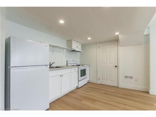 140 Severn Drive, Guelph, ON - Indoor Photo Showing Kitchen