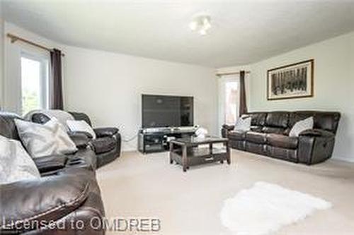 140 Severn Drive, Guelph, ON - Indoor Photo Showing Living Room