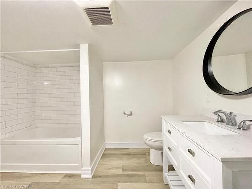 287 Hunter Street E, Hamilton, ON - Indoor Photo Showing Bathroom