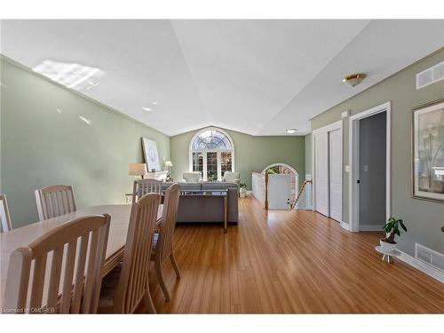 24 Quaker Road, Welland, ON - Indoor Photo Showing Dining Room