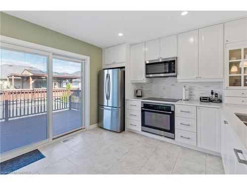 24 Quaker Road, Welland, ON - Indoor Photo Showing Kitchen