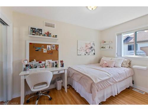 24 Quaker Road, Welland, ON - Indoor Photo Showing Bedroom