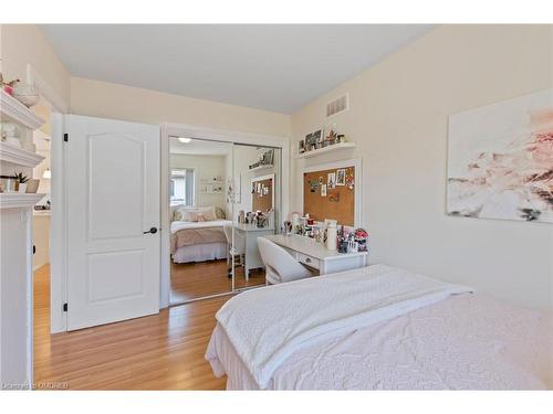 24 Quaker Road, Welland, ON - Indoor Photo Showing Bedroom