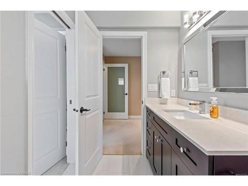 24 Quaker Road, Welland, ON - Indoor Photo Showing Bathroom