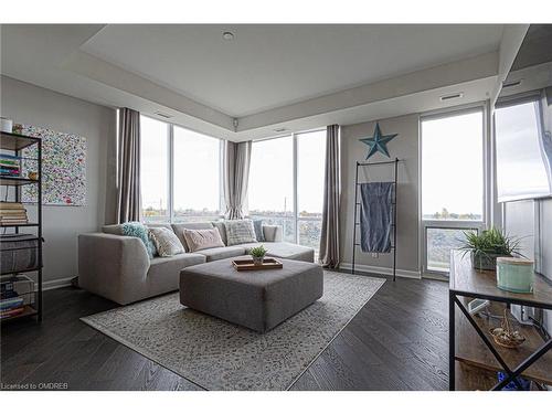 304-3028 Creekshore Common, Oakville, ON - Indoor Photo Showing Living Room