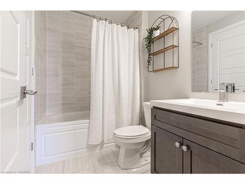 304-3028 Creekshore Common, Oakville, ON - Indoor Photo Showing Bathroom